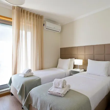 波尔图索拉尔一室公寓酒店 *