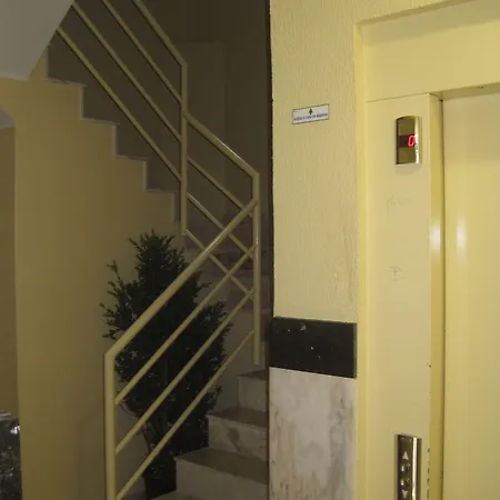 波尔图索拉尔一室公寓酒店 * 波尔图